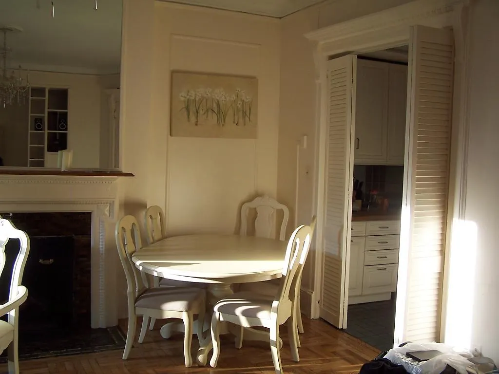 Apartment Ferienwohnung Brownstone Bed And No Breakfast New York USA