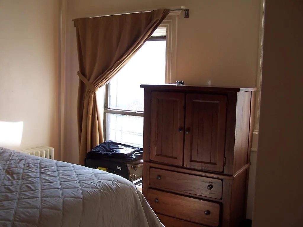 Apartment Ferienwohnung Brownstone Bed And No Breakfast New York